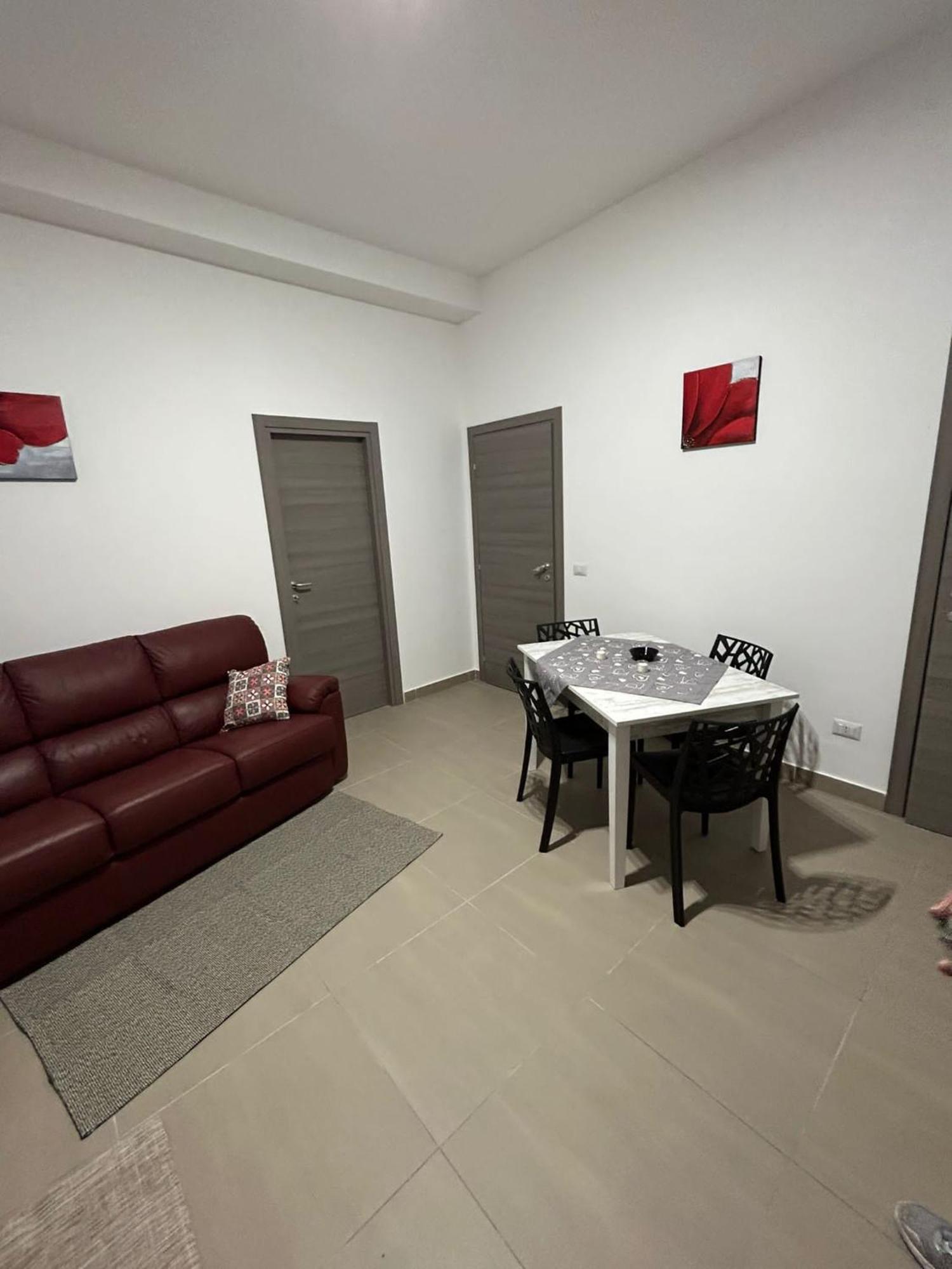 Homeshop Agira Luaran gambar